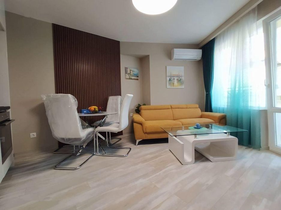 Дава се под наем Двустаен апартамент в Пловдив, Център - 60 кв.м за 663 € - Снимка #2