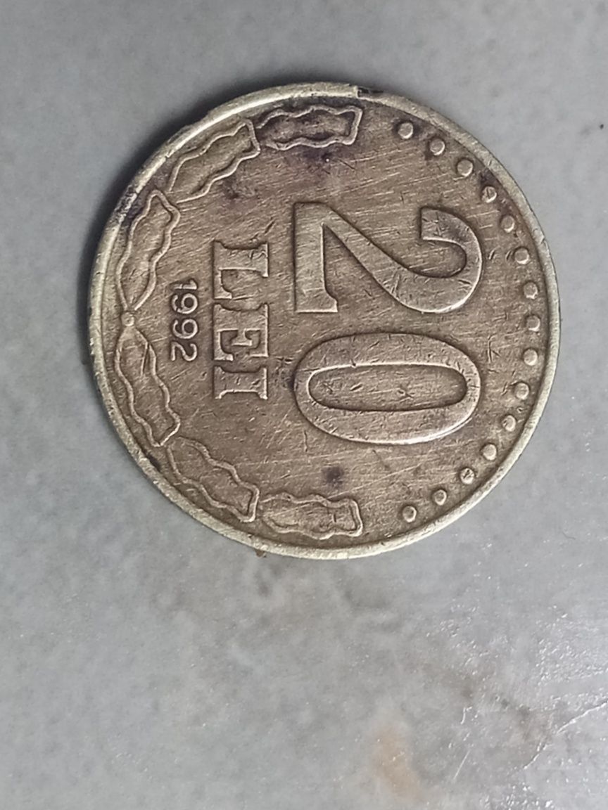 Vând monede vechi și mai noi la colecționar preturile difera