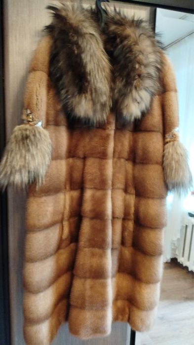 Норковая шуба с воротником лисы