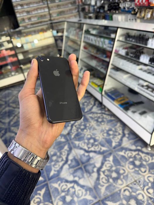 Айфон 8 LL/A.    .