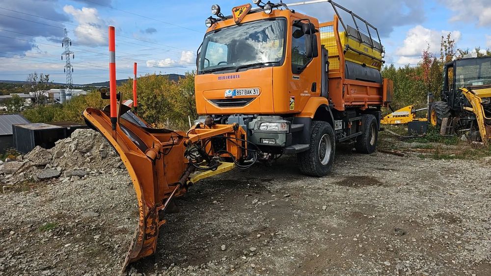 Renault Thomas Camion 4x4 autospeciala pentru deszapezire si intretinere drumuri