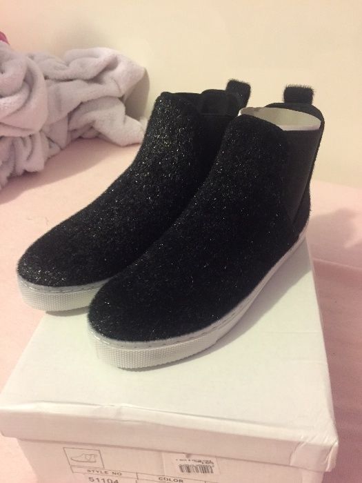 Продавам дамски боти с косъм