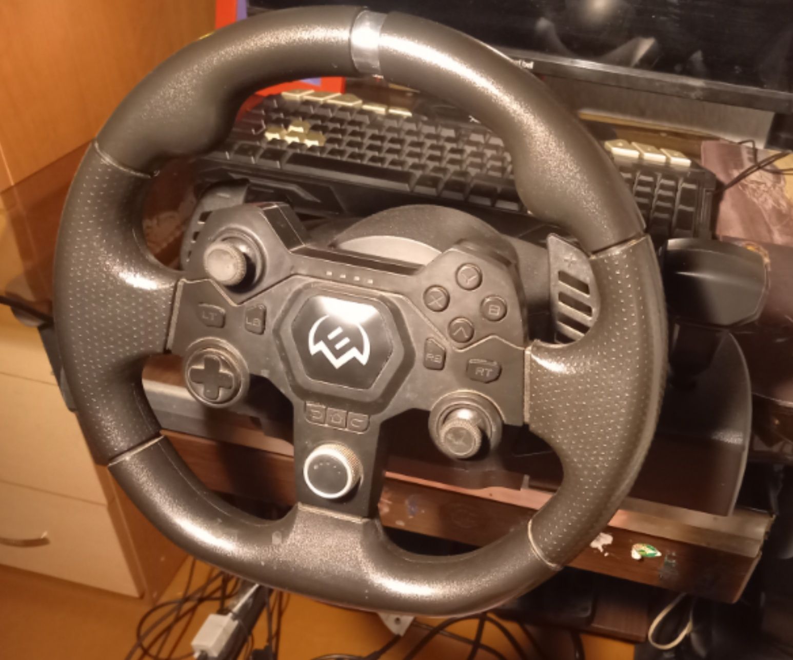 Игровой руль sven gc-w900