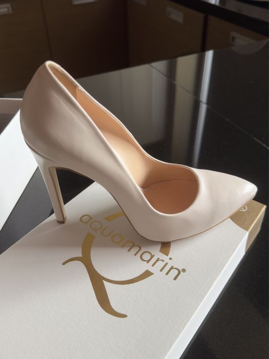 Бежевые туфли лодочки на каблуке Aquamarin