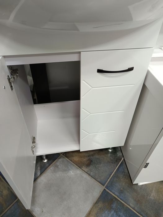 Нов шкаф за баня с мивка от ПВС