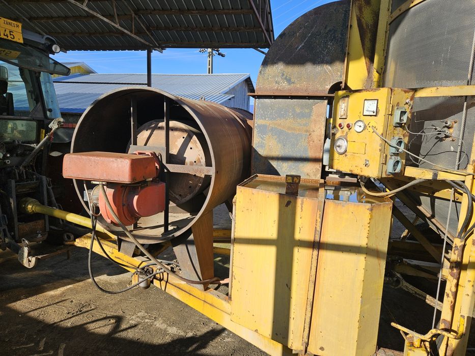 Vând uscător cereale