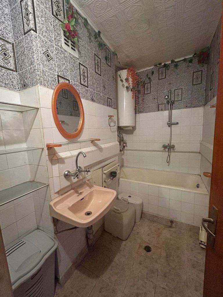 Продава се Тристаен апартамент в Севлиево - 77 кв.м за 709 €/кв.м - Снимка #8