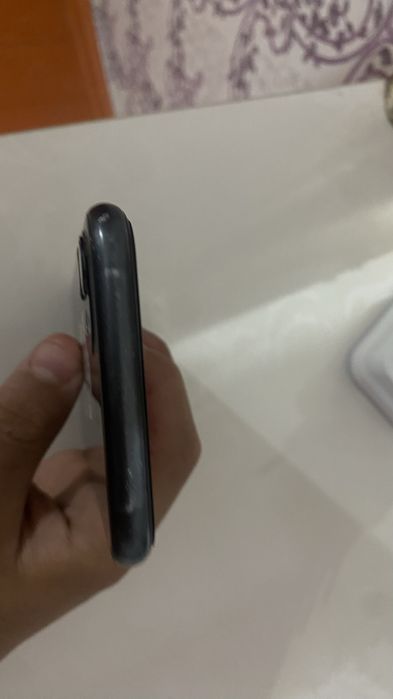 iPhone 11 почти новый
