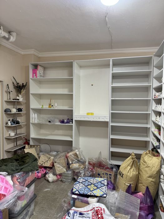 Стеллажи белые 5 штук в одни руки