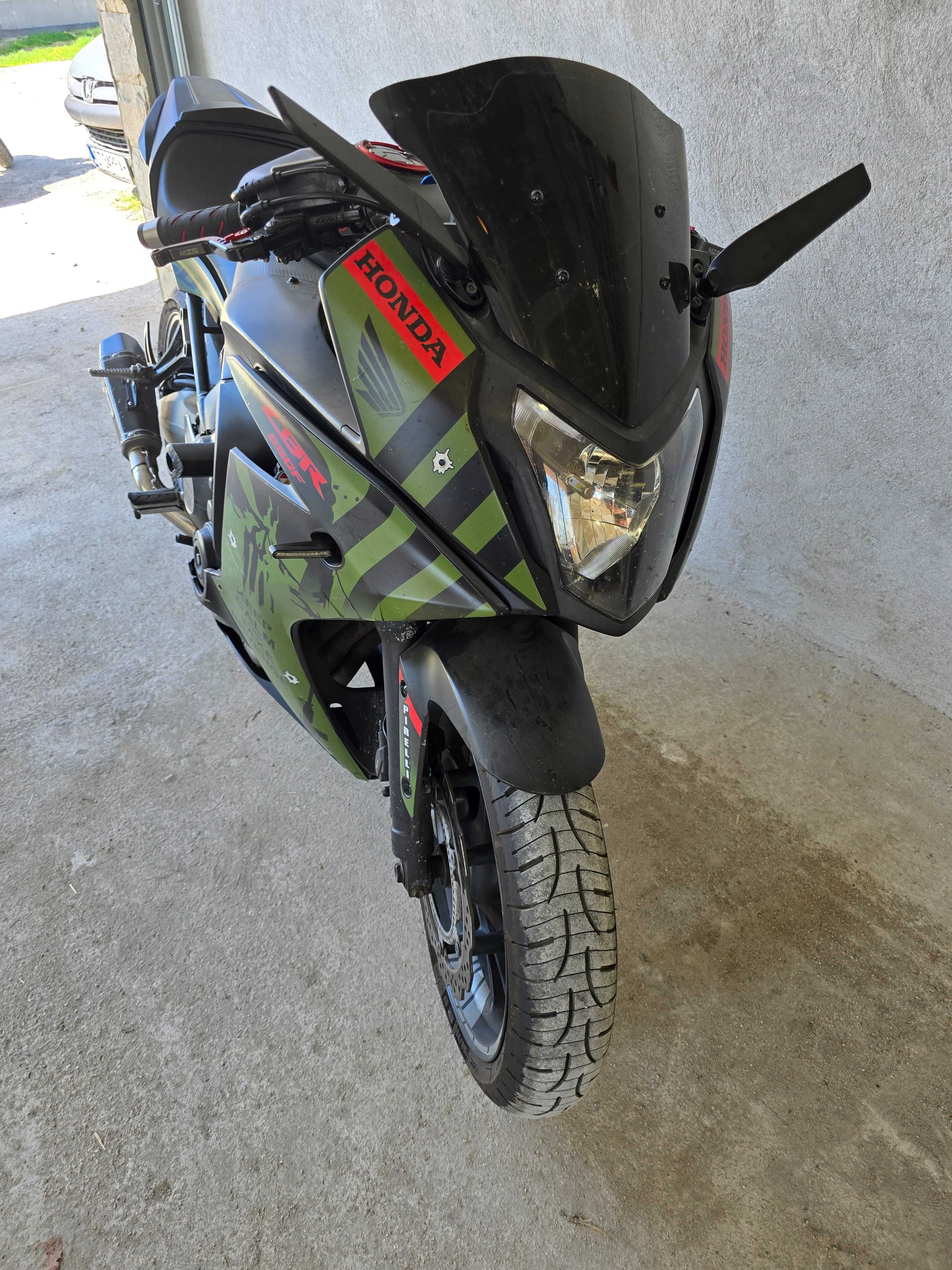 Honda cbr-f 650.