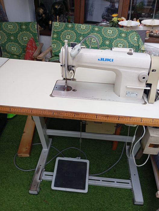 Vând mașină de cusut liniara industrială la 220