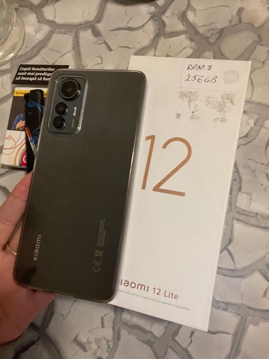 Vând xiaomi nou la cutie