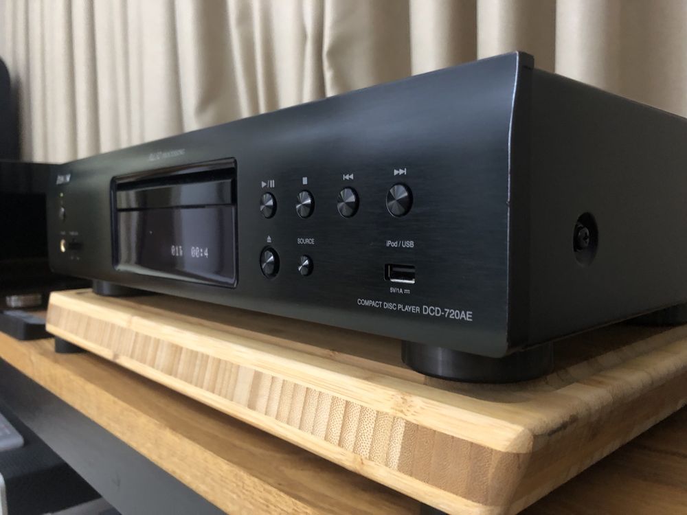 Vând Cd Player Denon DCD 720 AE