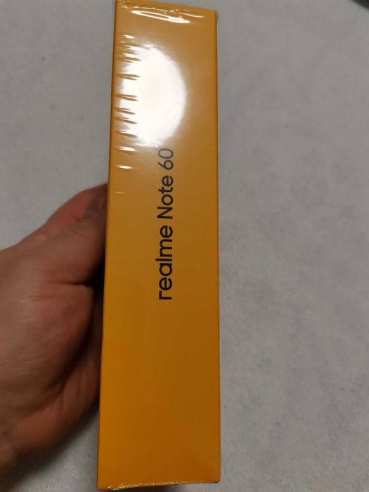 Realme NOTE60 + слушалки