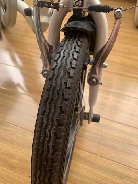 Vand bicicleta pliabila,b fold franta,putin rulata,nici 10 km.