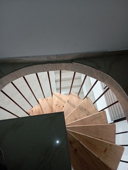 Închiriez casa tip apartament cu etaj in regim Hotelier cu garaj la pa