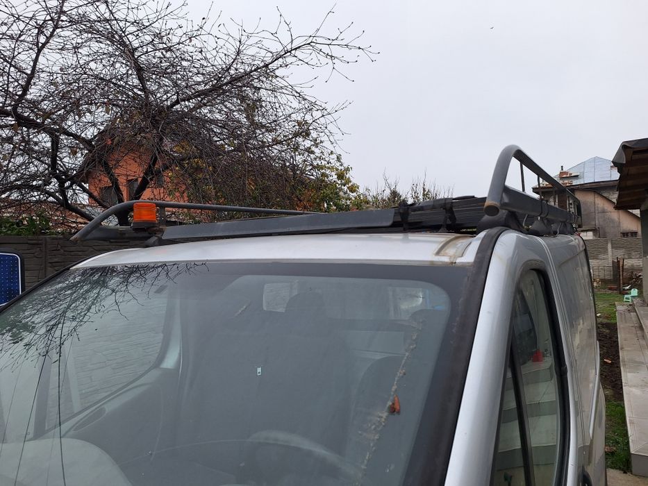 Vând portbagaj,scara si girofar Opel Vivaro