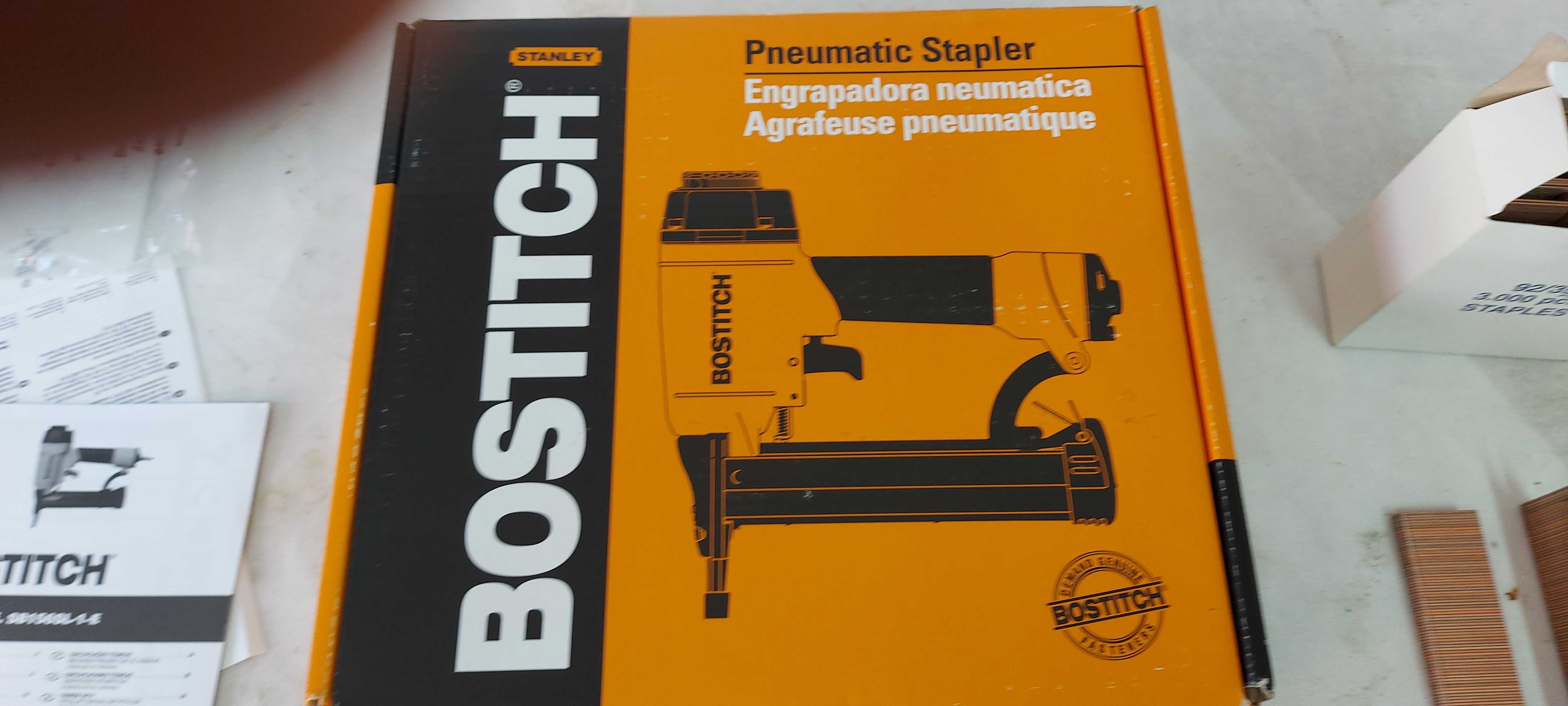 Capsator pneumatic Bostitch