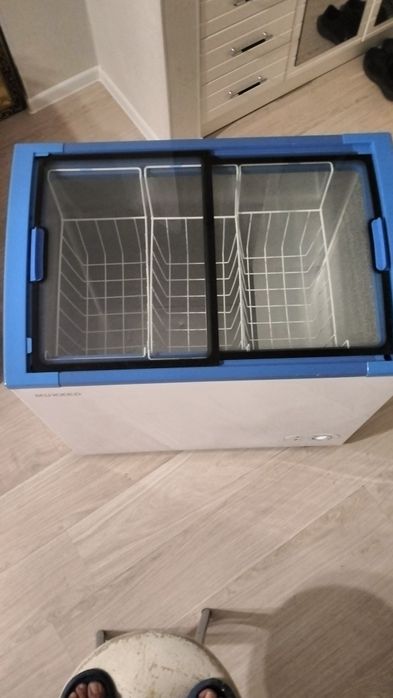Продаю морозильник для магазина и можно домой