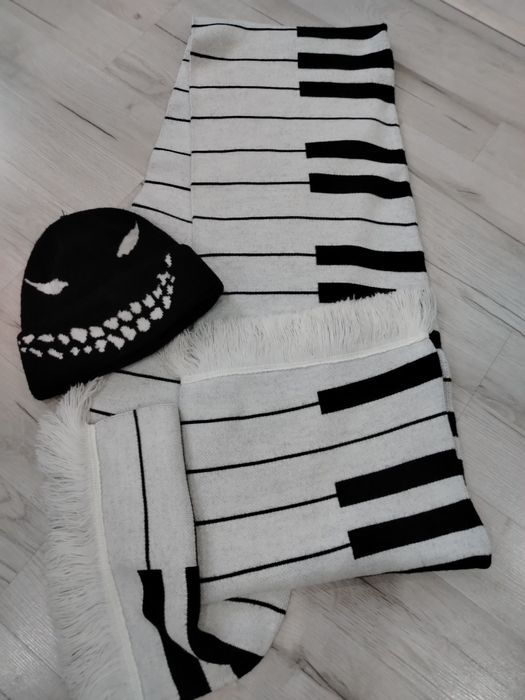 Шапка+шарф, зимняя, в отличном состоянии