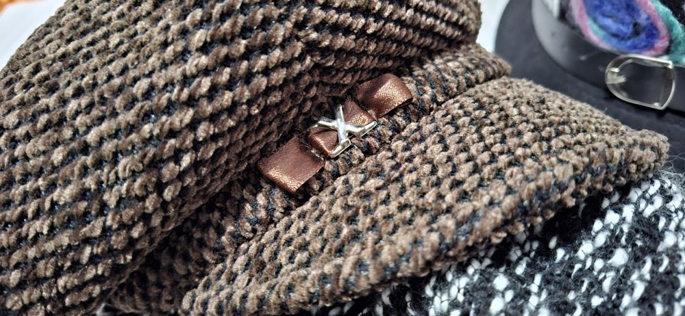 Palarie cu accesoriu