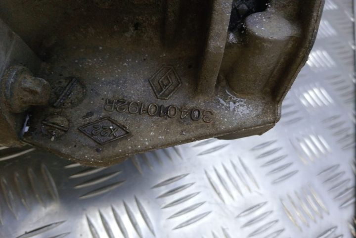 Cutie viteza 1.0 tce 5 trepte 304010192R Dacia Logan a 2-a generatie