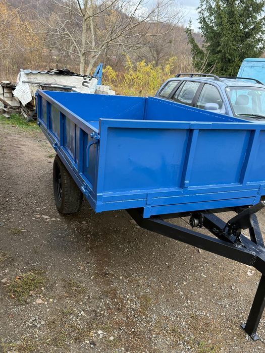 Remorca tractor basculabila