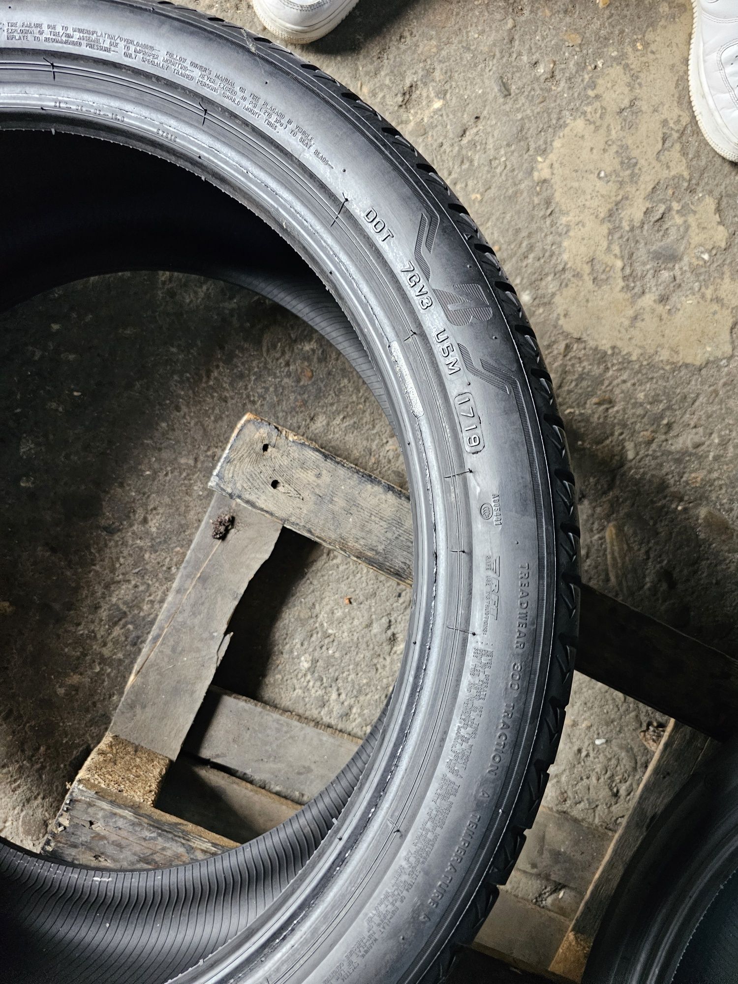 2 anvelope vara 275 35 21 Bridgestone Runflat 2019