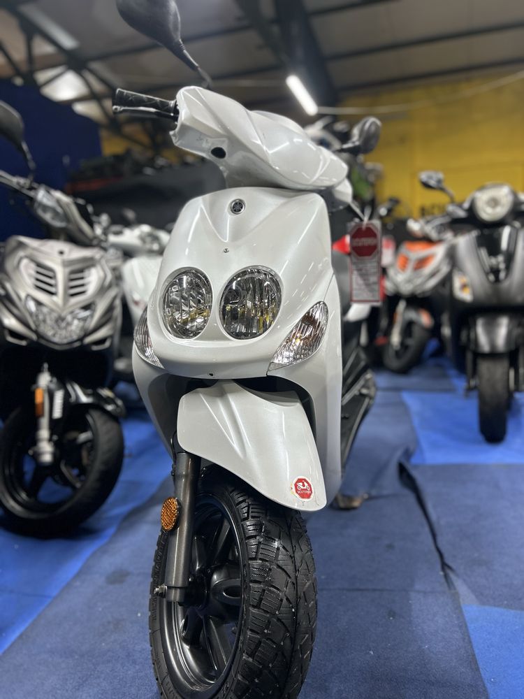 Yamaha neos ovetto 25km/h Lichiditate de stoc fara permis
