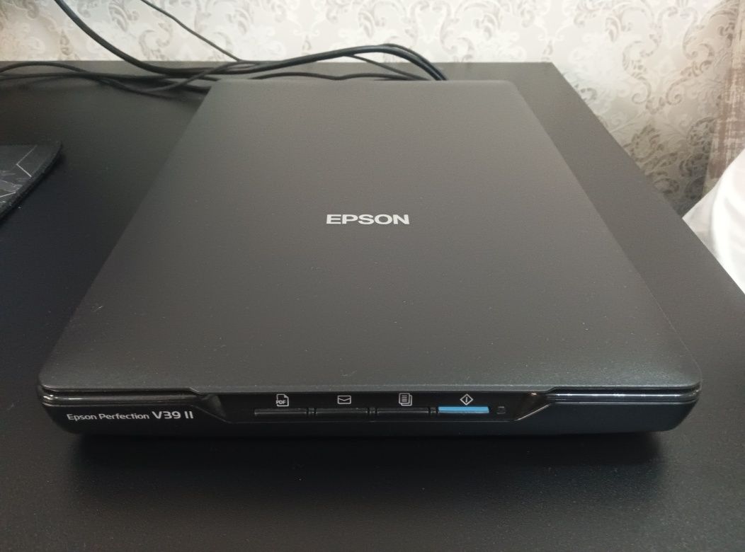 Сканер Epson Perfection V39 ll