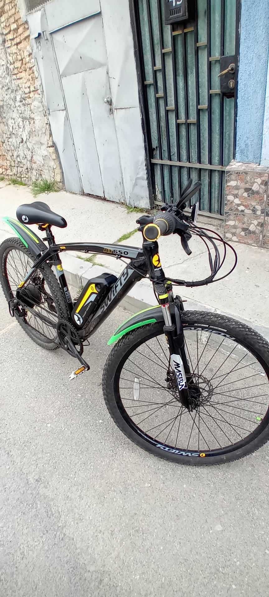 Vând bicicleta electrica 1800 lei,stare perfecta!