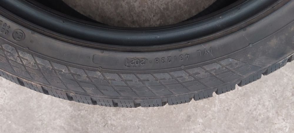 225 45 R18 Nokian Snowproof 1