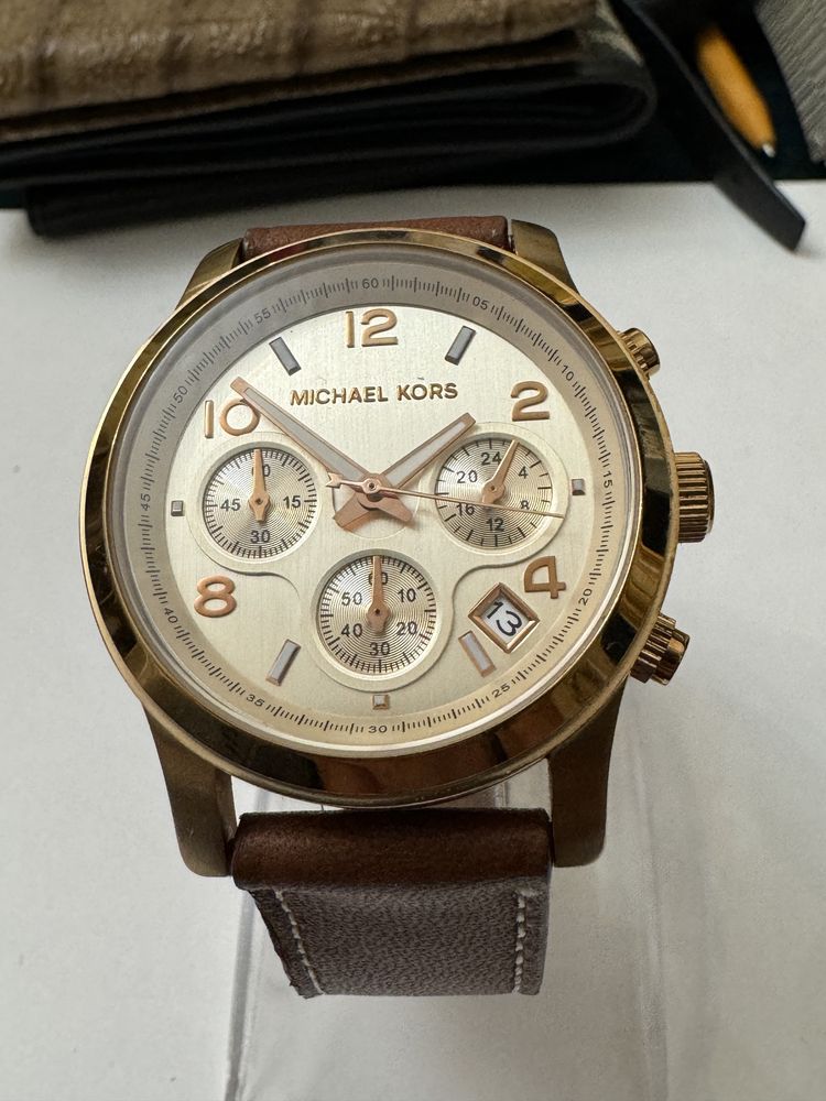 Ceas Michael Kors chronograph. Placat aur roz. Unisex