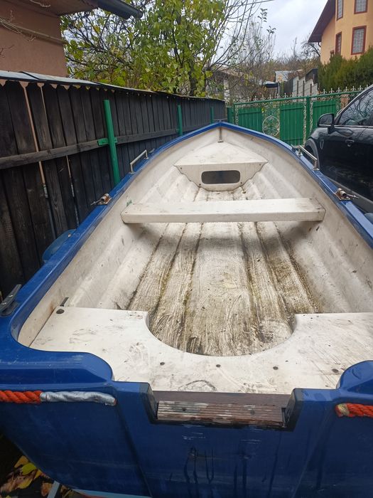 Barcă+motor 4 cai in 4 timpi plus peridoc înmatriculat