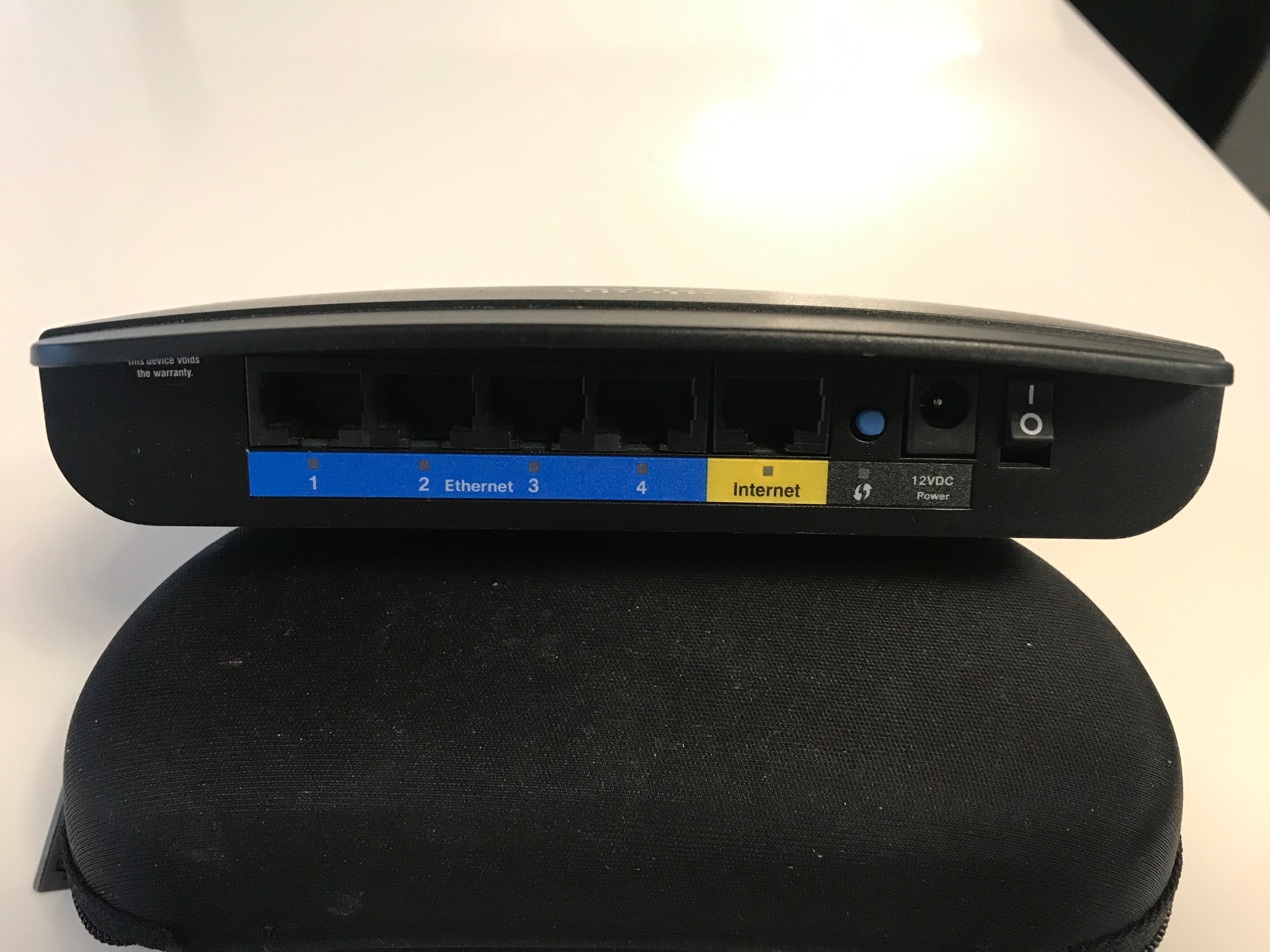 Рутер Linksys E1200 Рутер cisco, wireless