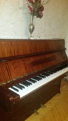 Продаю чешское пианино Rösler