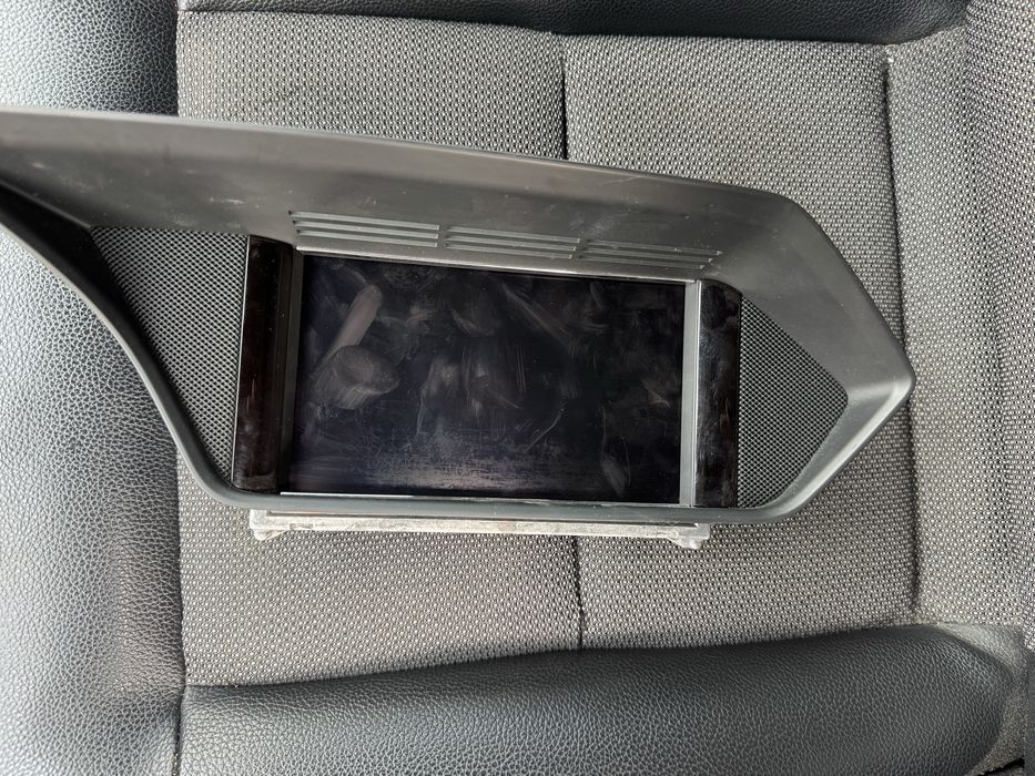 Дисплей за w212