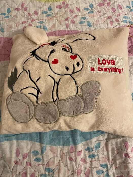 Възглавнички, плюшени играчки и чантички