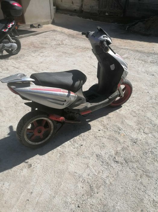 Vând scuter nefuncțional