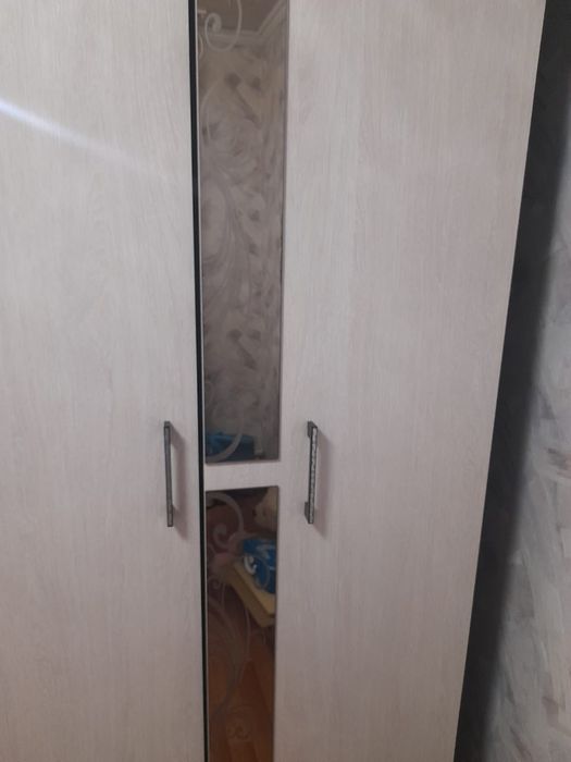 Продам шкаф 2х дверный