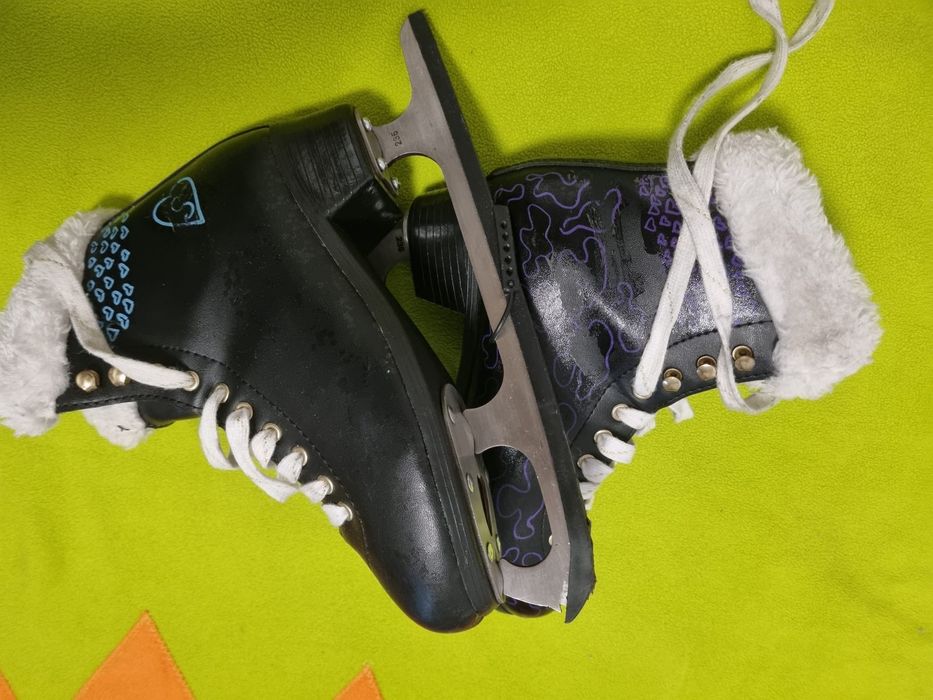 Patine fete marimea 38 - patinaj artistic