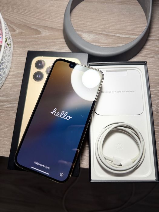 Iphone 13 PRO Gold 256 GB + подарък кейсове