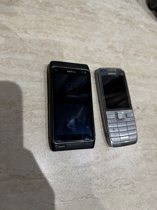 Nokia N8 и Nokia E52