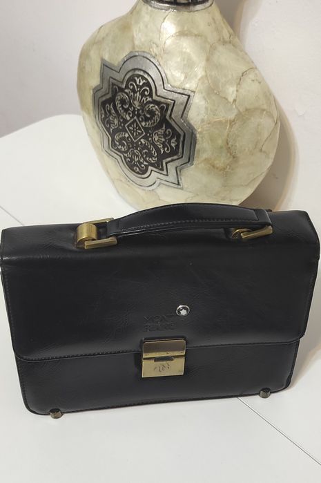 Продам барсетку  MONT BLANC