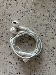 Căști Apple EarPods cu mufă Lightning – Cu fir, perfect funcționale