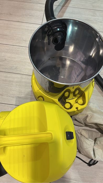 Продам пылесос Karcher