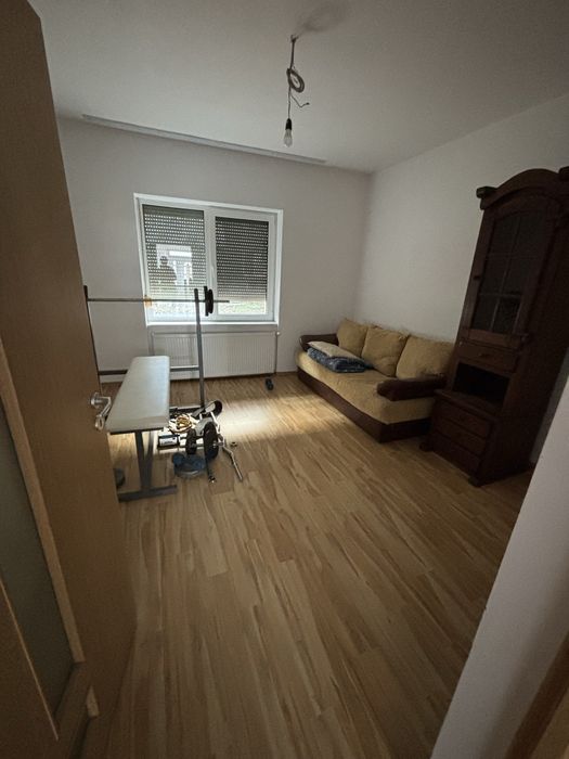 Casa de vanzare in centrul Salardului