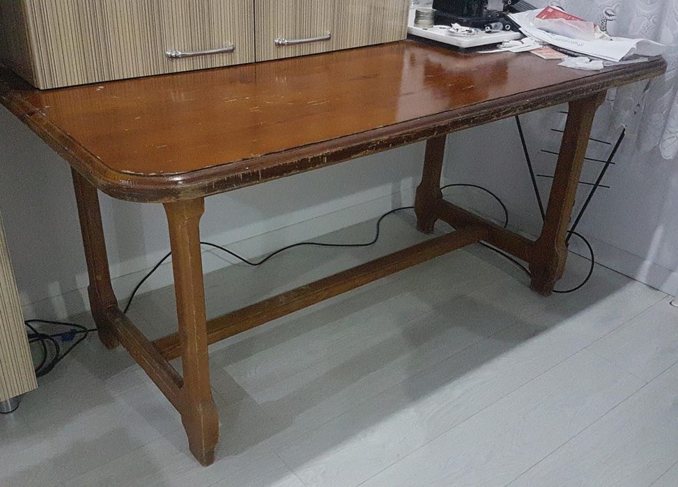 Продам стол из массива