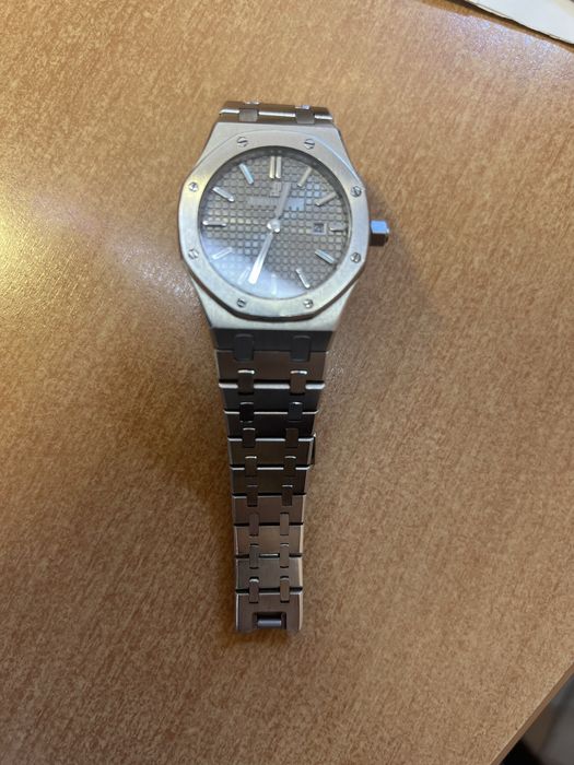 Продам элегантные женские часы!
