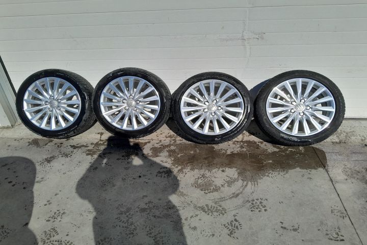 Jante aliaj cu anvelope 17 - set 225 / 45 R17 Audi A4 B7 [2004 - 2008
